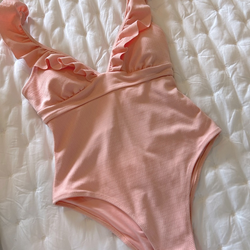 Cupshe NWT one piece solid peach ruffle bathing suit